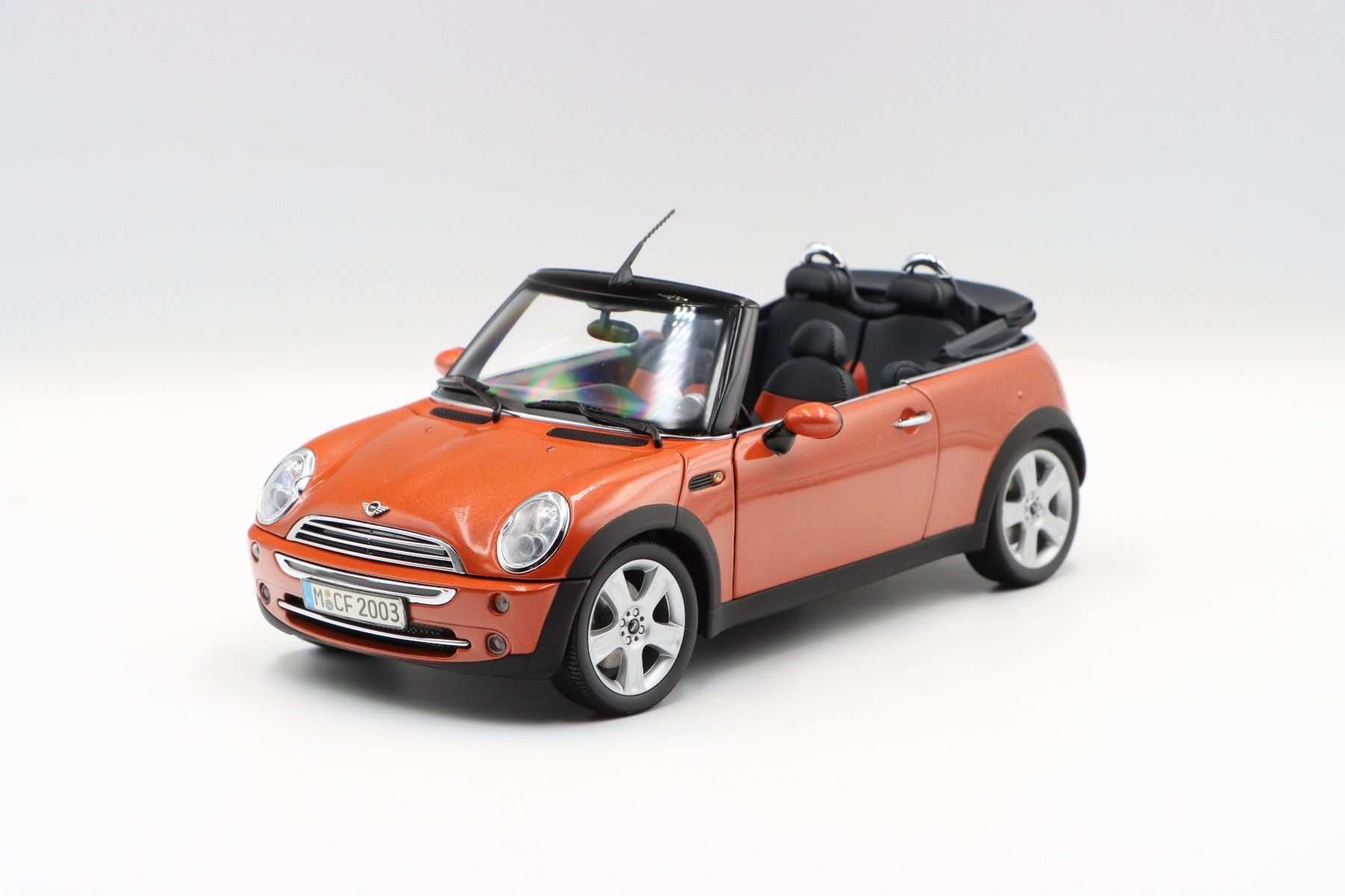 Modellautos: Mini Cooper Cabriolet 2004 1:18 Kyosho – Neu und originalverpackt aus Bühl b.Aarberg von  3
