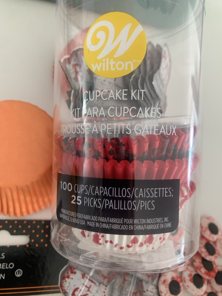 Alle Dekorationen: Wilton Halloween Cupcake Kit Candy Eyeballs, Cookie Cutter – Neu und originalverpackt aus Immensee von vgitter 3