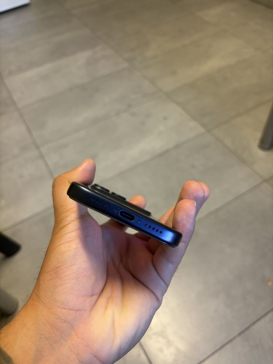 Apple Handys / Smartphones: iphone 17pro 256g – Gebraucht aus Crissier von ali_rbh9 3