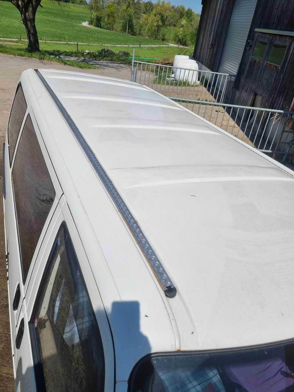 VW Veicoli commerciali: VW Bus T4 weiss – Usato da Knonau venduto da yvo_py8l 4