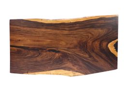 Esstisch aus Suar Holz und schwarzem Harz, Rohe Eleganz