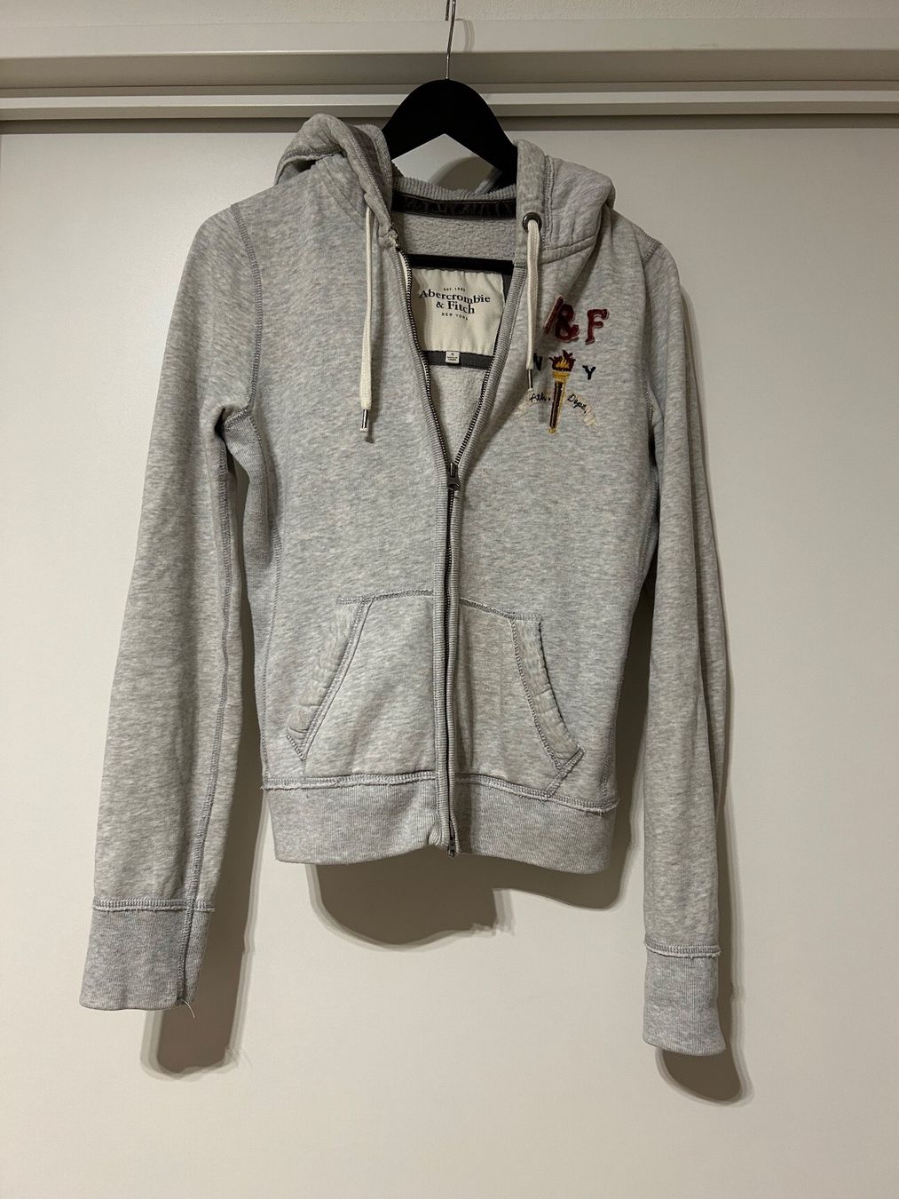 Abercrombie Giacche: Abercrombie & Fitch Hoodie – Usato da Lachen SZ venduto da Swanche77