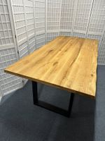 Tisch DEBA Wildeiche massiv 200 x 100 cm U Füsse schwarz