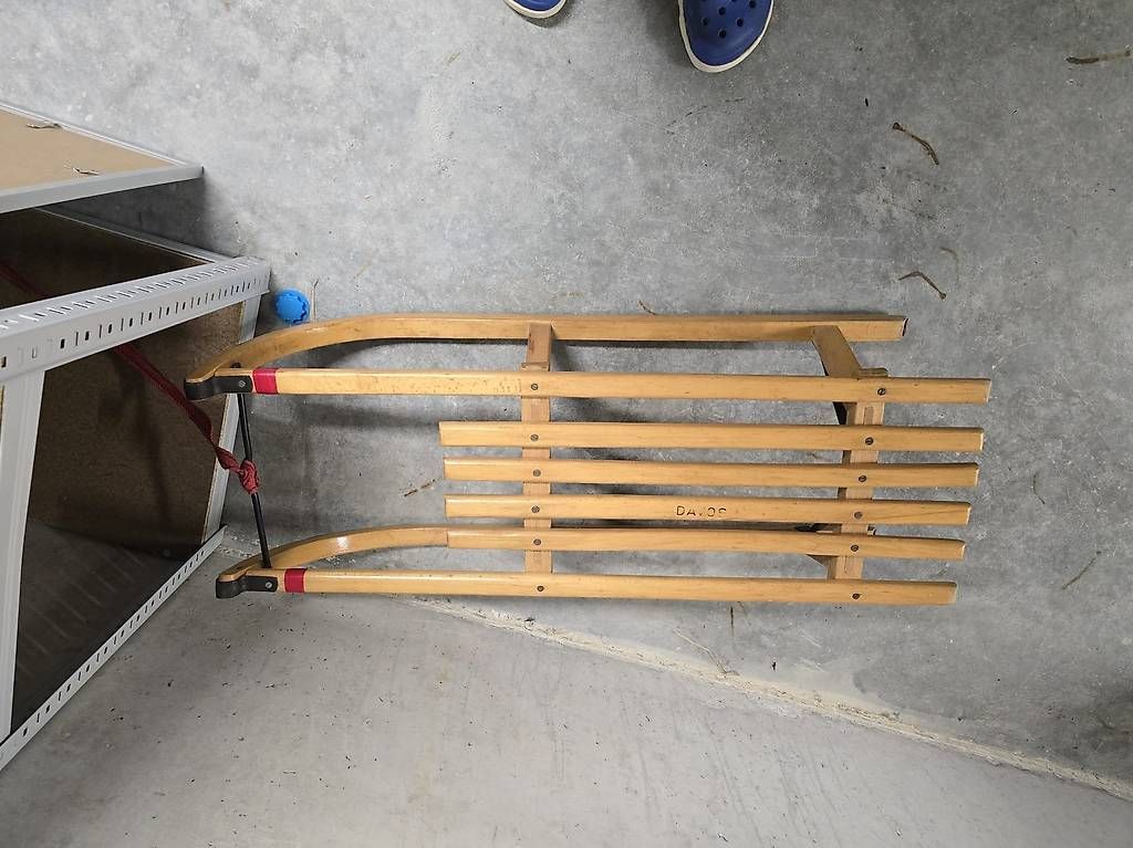 Schlitteln: Davoser Holzschlitten / Holzrodel  klassisch & stabil – Gebraucht aus Langendorf von Mali125