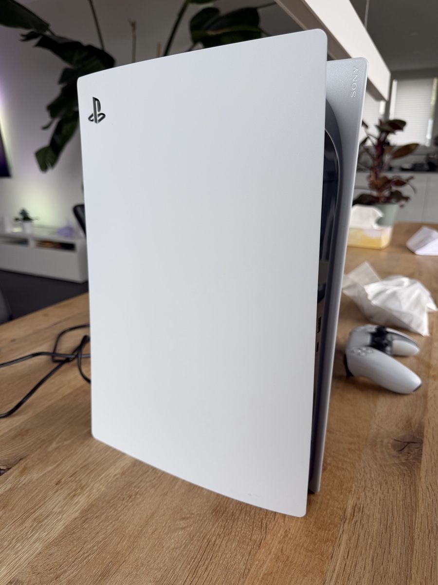 Sony Console: Playstation 5 - sehr gepflegt- inkl. 2 Controller – Usato da Seedorf BE venduto da MiSchap1378