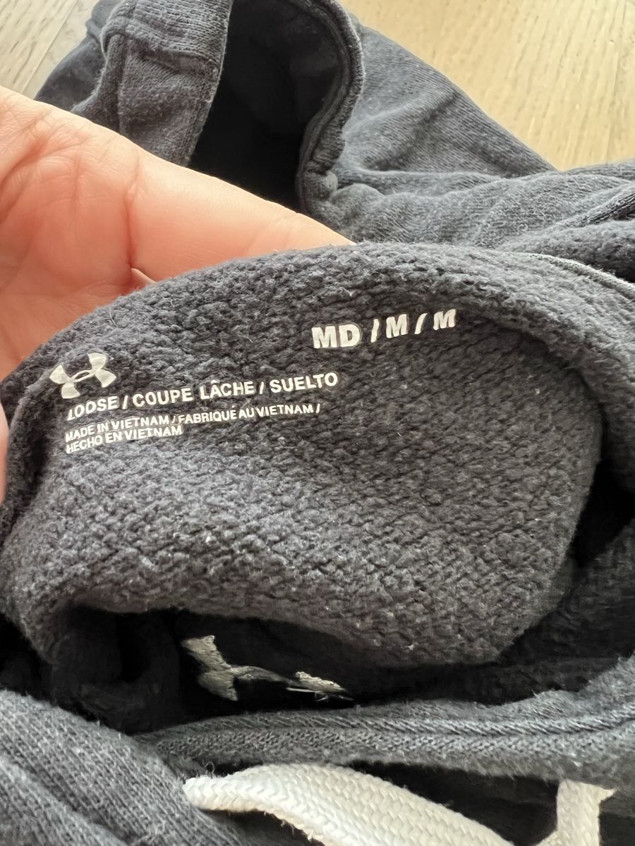 Under Armour Maglioni & Felpe: Under Armour Hoodie – Nuovo (secondo la descrizione) da Kriens venduto da Krienserin_T 1
