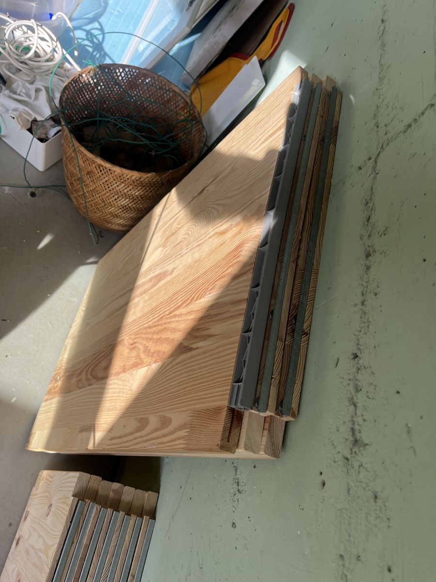 Ikea Piatti di portata: IKEA Ivar Platze Holz 83x50cm – Usato da Kriens venduto da Fgroeli 2