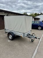 Transportanhänger mit Verdeck
