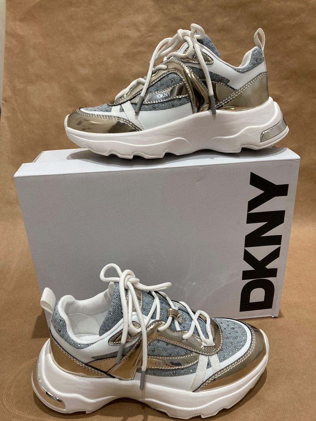 Scarpe da donna: DKNY SNEAKER no.37 – Usato da Paradiso venduto da Kayakara 1