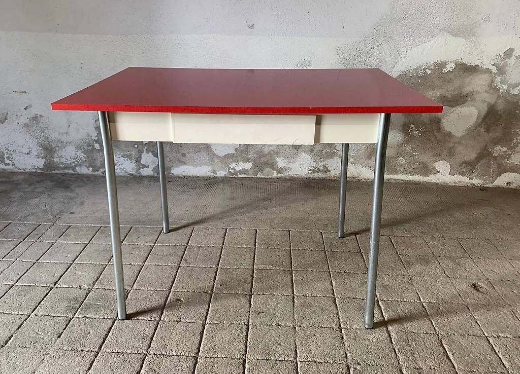 Set di tavolo e panche: Table, chaises et Tabourets en Formica – Usato da Colombier NE venduto da Nath.Jaquet 1