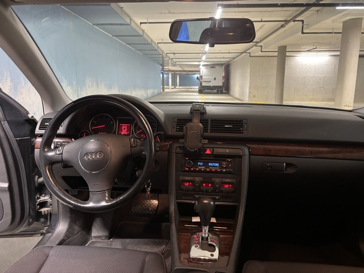 Audi Autos: A4 B6 3.0 V6 – D'occasion à Einsiedeln par bor_rxm8 8