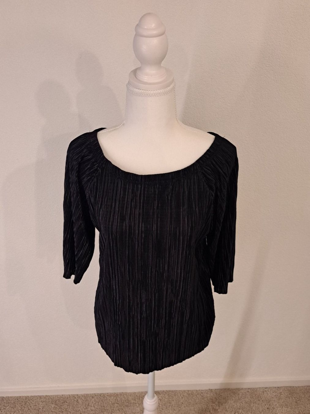 H&M Blusen: Elegantes Plissee-Top, schwarz,  Grösse L – Gebraucht aus La Neuveville von Vestiaire_2011 1