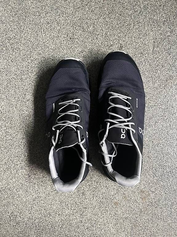 On Scarpe da uomo: On Laufschuhe Gr 44 – Usato da Luzern venduto da Joeggnar 2
