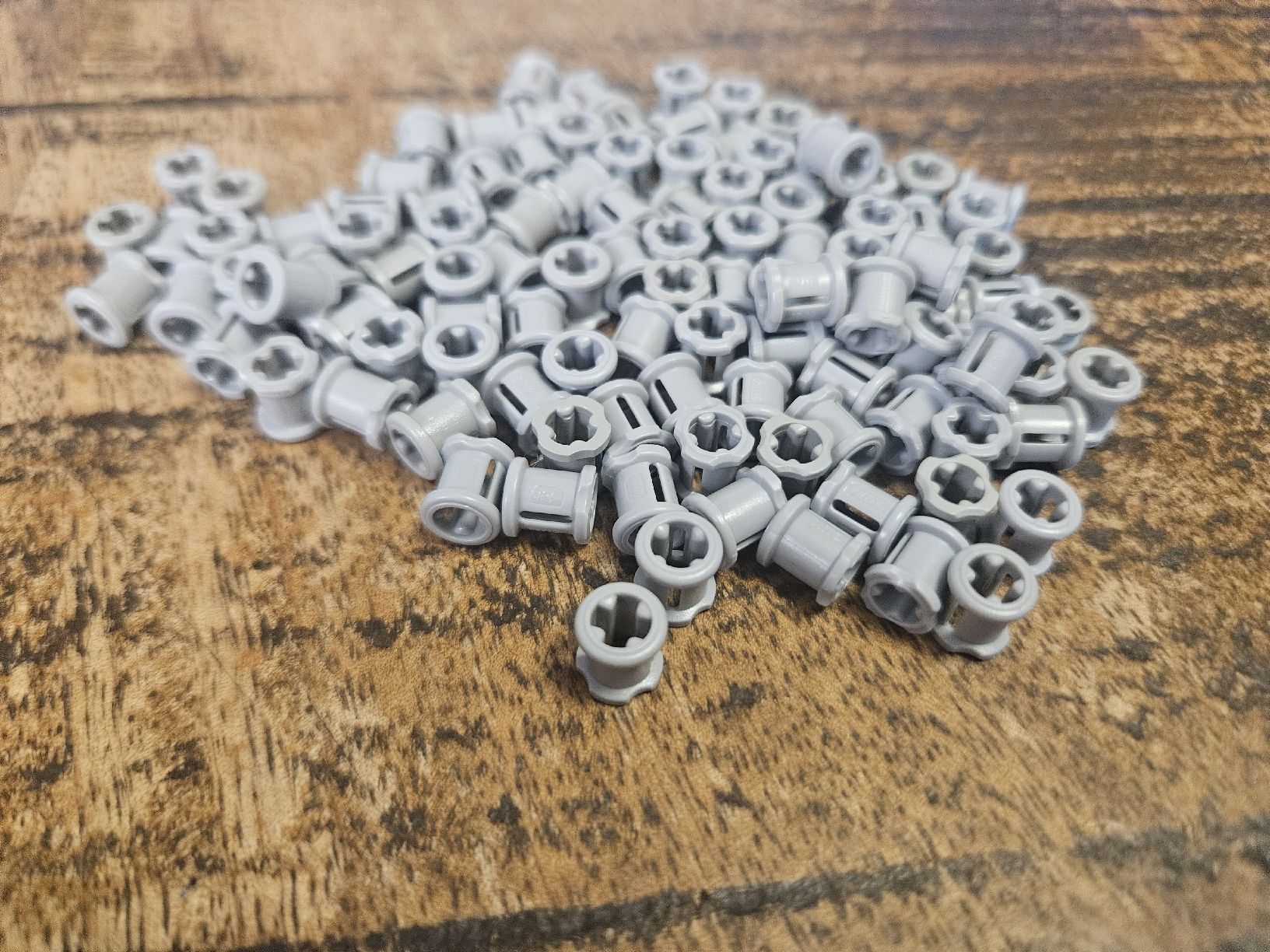 Lego Baukästen: lego 3713 lot de 100 pièces Light Bluish Gray Technic – Gebraucht aus Confignon von Ecrofigs