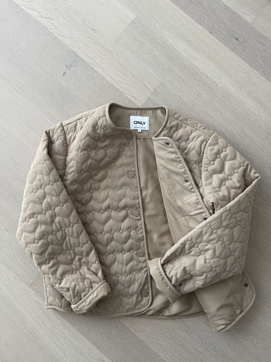 Only Giacche: Steppjacke mit Herzen – Usato da Zürich venduto da chouette1702 2