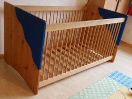 Kinderbett aus Naturholz 140 x 70 cm inklusive Matratze