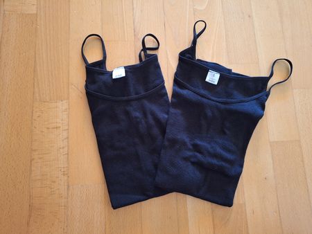 2x schwarze Trägershirts in Gr. S