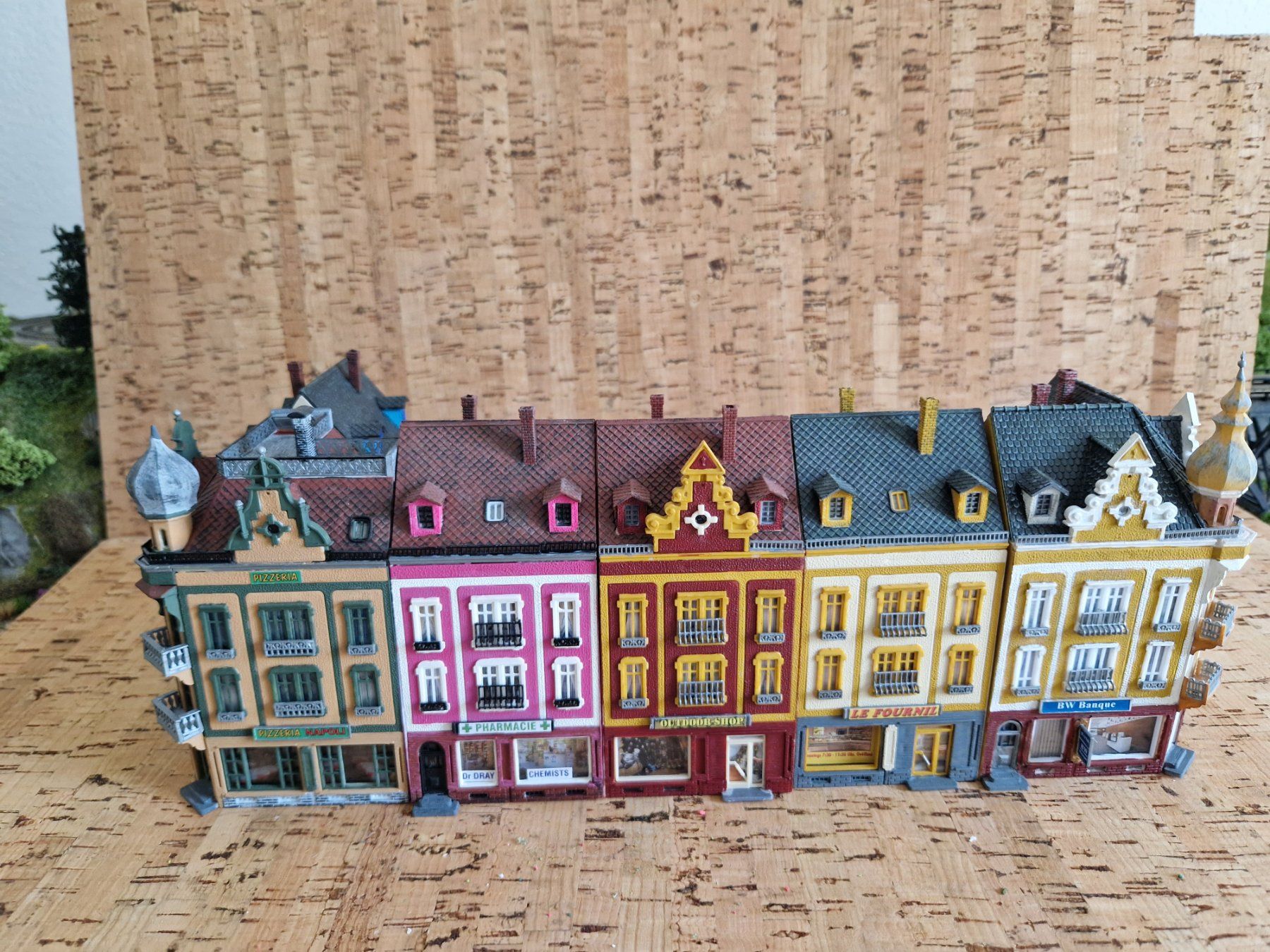 Faller Modelleisenbahnen: Lot de 6 maisons Faller N – Gebraucht aus Tavannes von Jacksonhmc 1