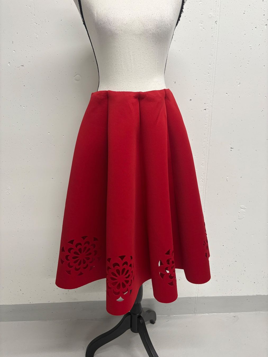 Gonne: Chicwish Neopren weiter Rock Gr. M rot – Nuovo (secondo la descrizione) da Regensdorf venduto da secondchancefashion