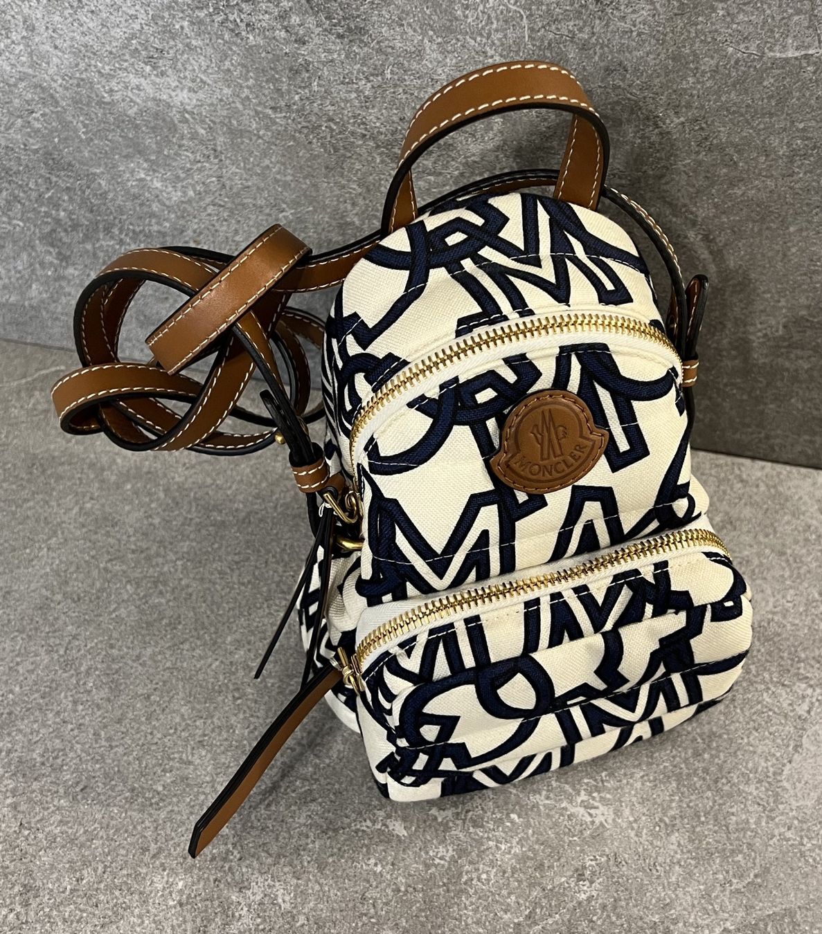 Moncler Zaini: MONCLER Rucksack Small (LIMITIERT) ... – Nuovo e nell'imballaggio originale da Klosters venduto da ClodiKL 3