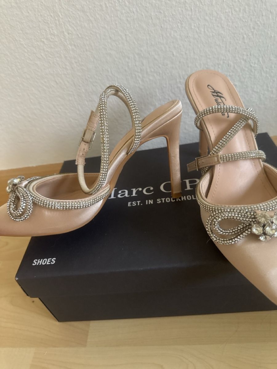 Scarpe da donna: Abendliche Damenschuhe, Grösse 39 – Usato da Birsfelden venduto da kri_95p8 1