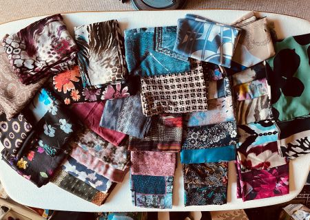 viele Damen-Schals und Foulards
