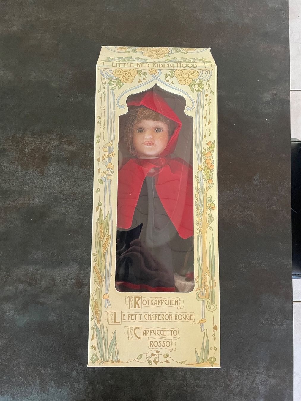 Puppen: Le Petit Chaperon Rouge Fairytale Collection – Gebraucht aus Vallamand von Bricbracbroc82 1