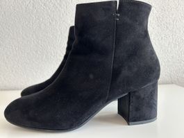 Schwarze Stiefeletten von Paul Green, Gr. 40, Wildleder