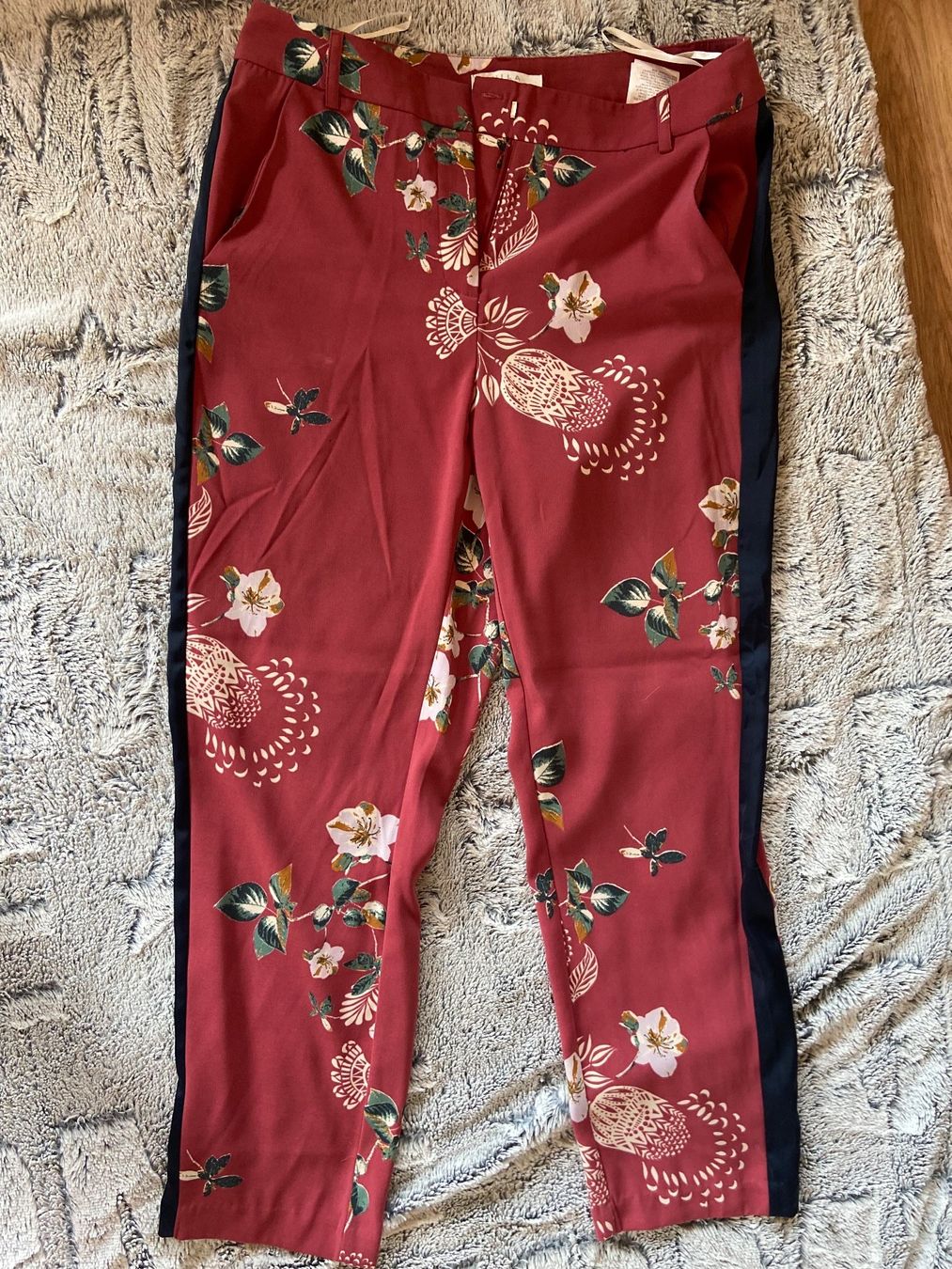 Vila Pantaloni: Pantalon VILA 40 – Usato da Epalinges venduto da madeleine05