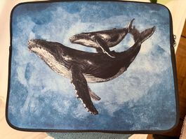 Laptop sleeve Neoprene mit Buckelwale Neu bis 15’ 🌸