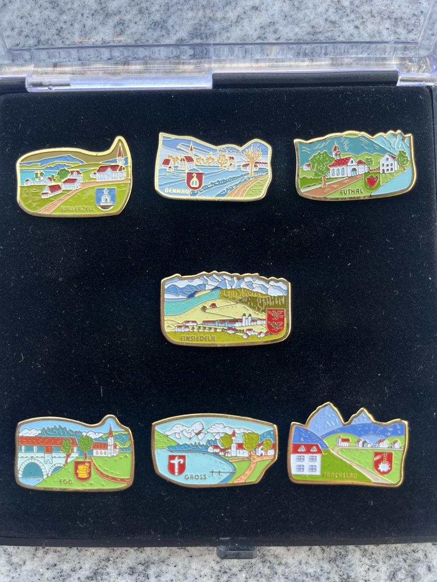 Broches & Aiguilles: Pin Set NEU Einsiedeln mit Viertel – Neuf avec emballage d'origine à Richterswil par Ness