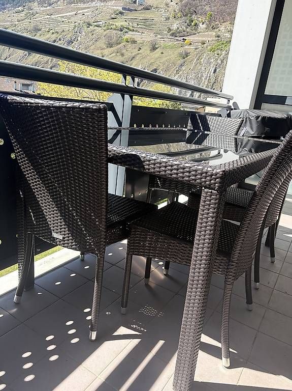 Sedie: 4 chaises en résine tressée – Usato da Martigny venduto da ritonlgazon 2
