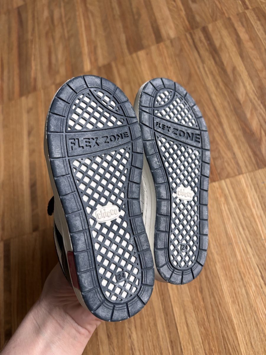 Chicco Scarpe per ragazzi: Chicco Kinderschuhe. Gr. 24. Neu! – Nuovo (secondo la descrizione) da Luzern venduto da lor_x8hx 4