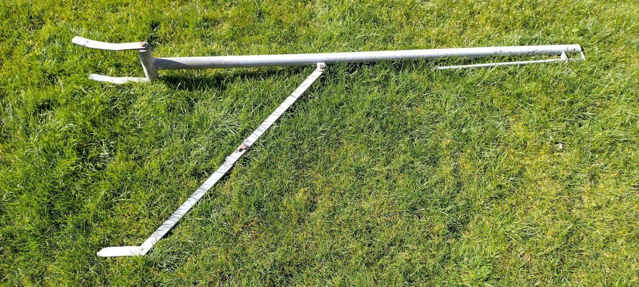 Stewi Supporti a parete: STEWI Teppichklopfstange - Rarität – Usato da Güttingen venduto da romli