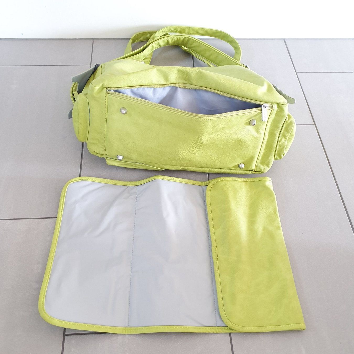 Lässig Kindertaschen: Lässig Wickeltasche hellgrün Kunstleder – Neu (gemäss Beschreibung) aus Untersiggenthal von Eulea 2