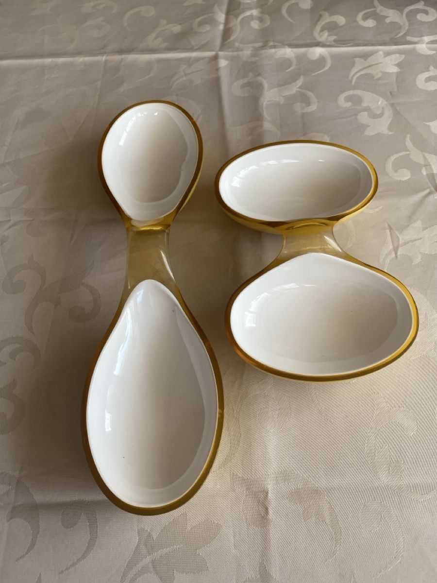 Schalen: 2er Set Vintage Apéro Schalen, Plastik mit Goldrand – Neu (gemäss Beschreibung) aus Zürich von lar_y9bc 1