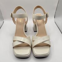 Sommer Sandaletten in Weiss, Grösse 37, Neuwertig!