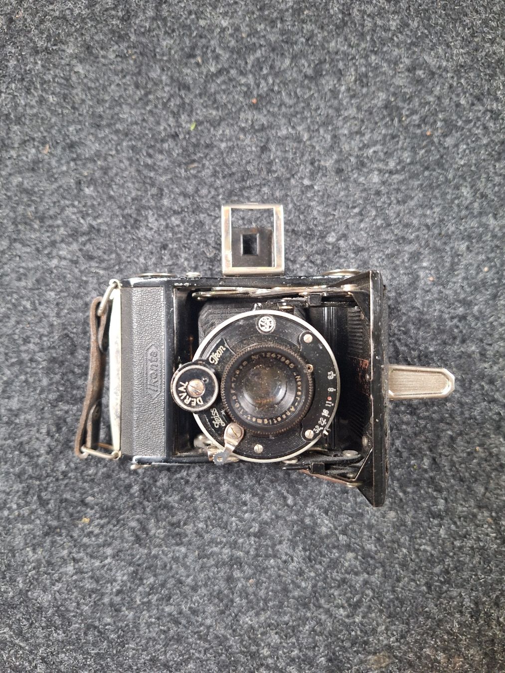 Zeiss Fotocamera: ANTIKER FOTOAPPARAT 1939 – Usato da Niederwangen BE venduto da pfiff02 1
