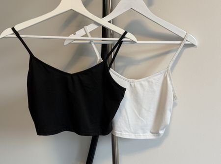 Lot de 2 débardeurs courts noirs et blancs taille S