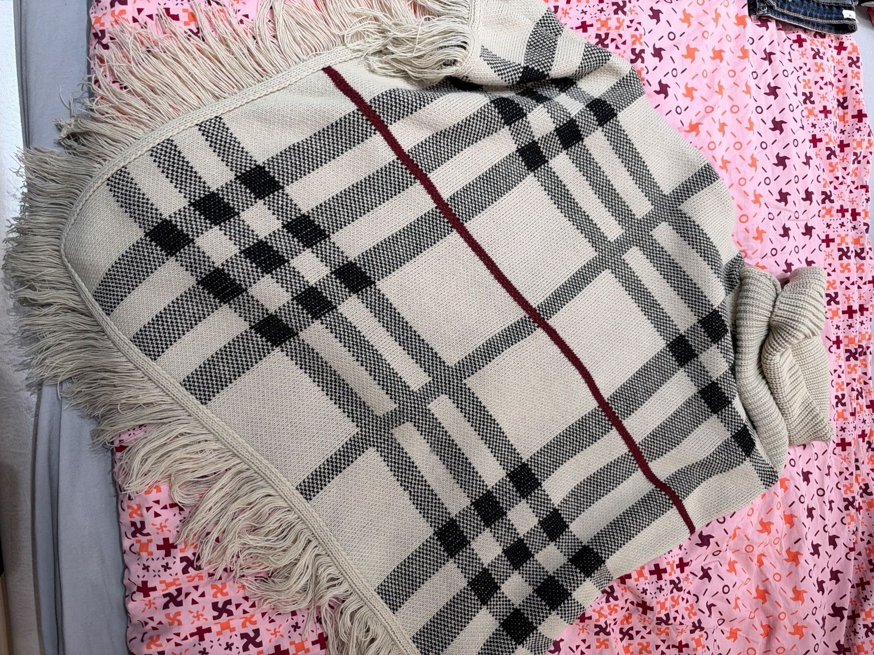 Autres vêtements femmes: Burberry-style Poncho – D'occasion à Rorschach par kla_2kmw
