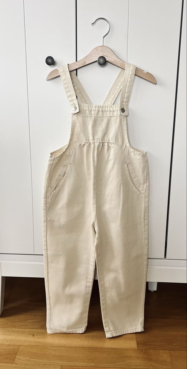 Zara Hosen: Zara 110 Jeans Latzhose creme – Neu (gemäss Beschreibung) aus Burgdorf von rulan 1