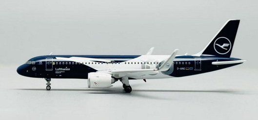 Lufthansa Kits de montage: A320 LUFTHANSA – Neuf avec emballage d'origine à Morges par iljamuromez