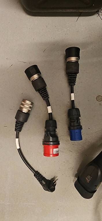 Caricabatterie: Chargeur voiture électrique – Usato da Charmey (Gruyère) venduto da Freexm 3