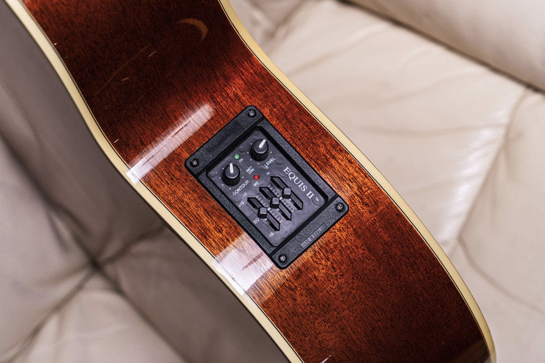Washburn Strumenti musicali: Washburn Akustikgitarre – Usato da Unterseen venduto da powerpan 6