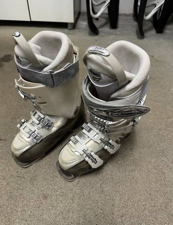 Atomic Scarpe per ragazzi: Atomic Skischuhe  Grösse 23 / 23.5 – Usato da Leibstadt venduto da Inusialia