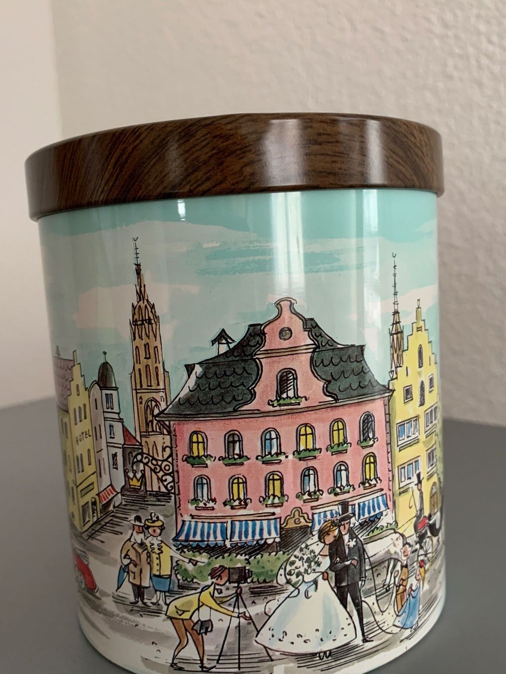 Contenitori & Simili: Vintage Blechdose Keksdose Stadtmotiv Retro – Usato da Ibach venduto da lisch3