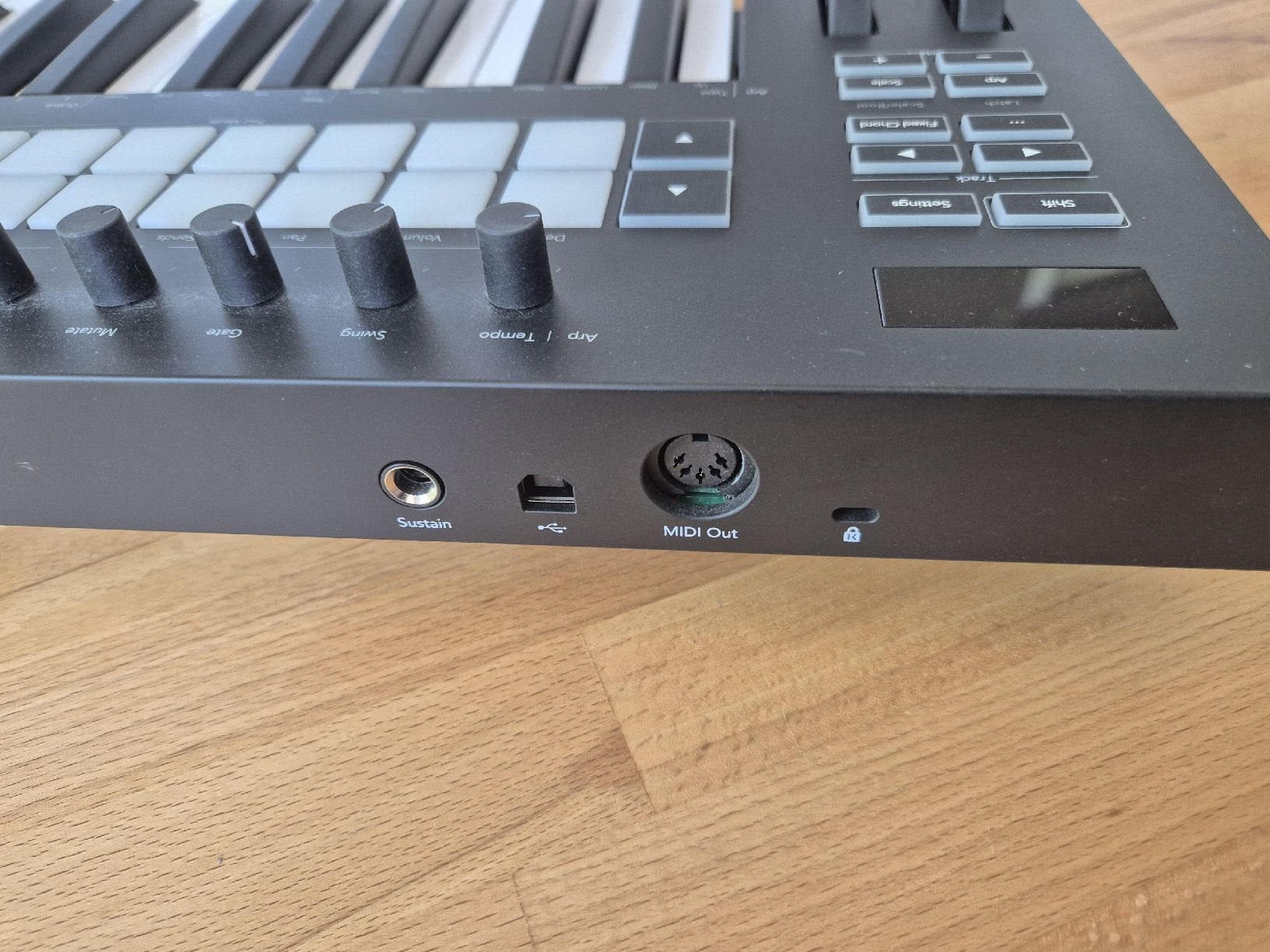 Novation Instruments de musique: Keyboard Controller Launchkey 49 – Neuf (Voir description) à Luzern par Lacoli 2