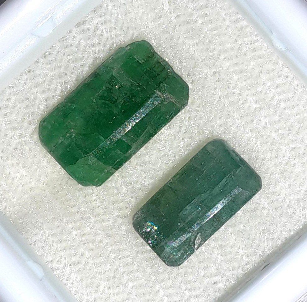 Pietre preziose: 2x émeraudes 4.77 ct - Valeur 290.- Fr – Nuovo (secondo la descrizione) da Grimisuat venduto da Valgem 1