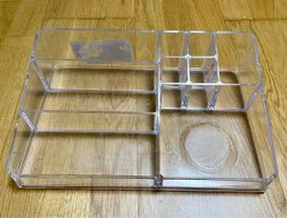 Veranstalter Make-up (organiser)