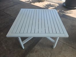 Pfister Gartentisch weiss – gepflegt